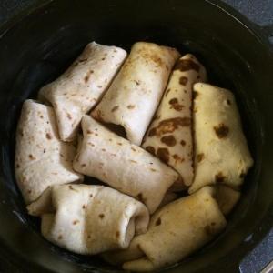 Enchilada mit Huhn geschichtet