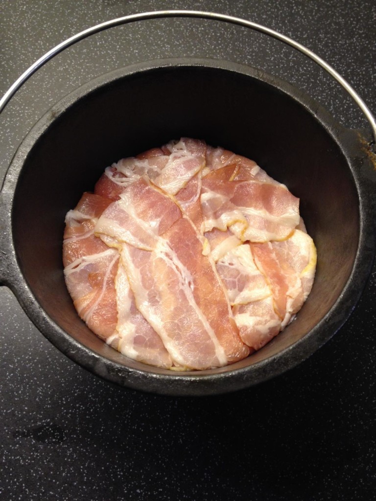 Schinkenpastete im Dutch Oven vorher