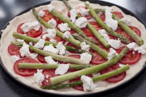 Spargelpizza mit Schafskäse