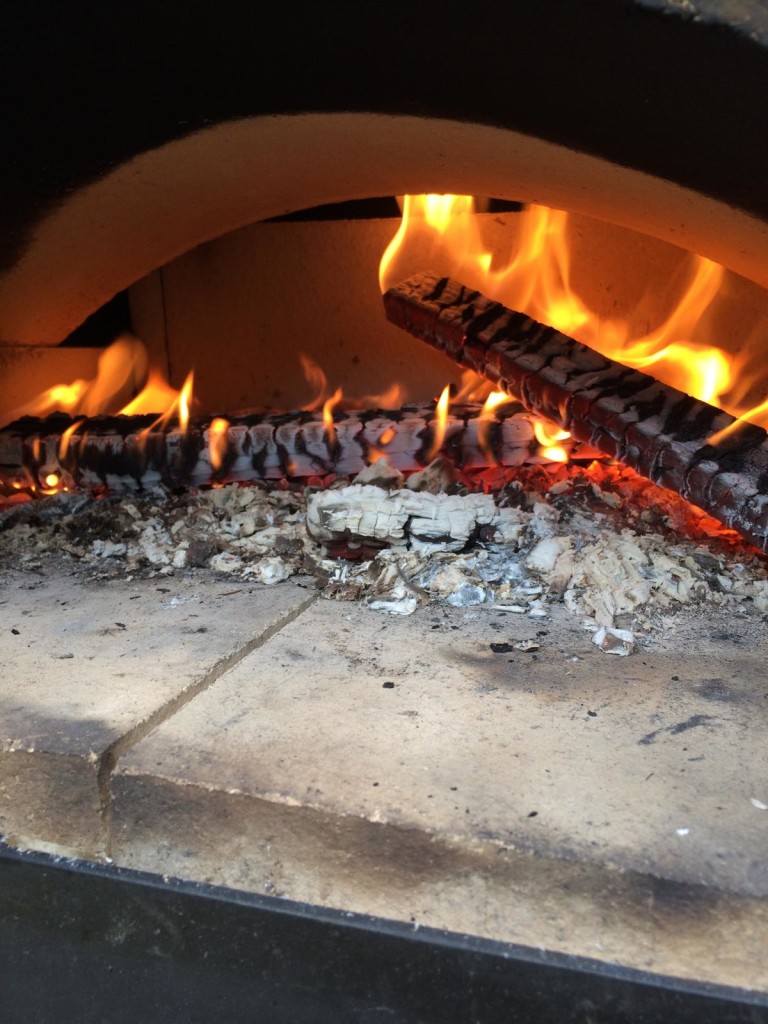 Flammenbild Holzbackofen Ramster Le Rond