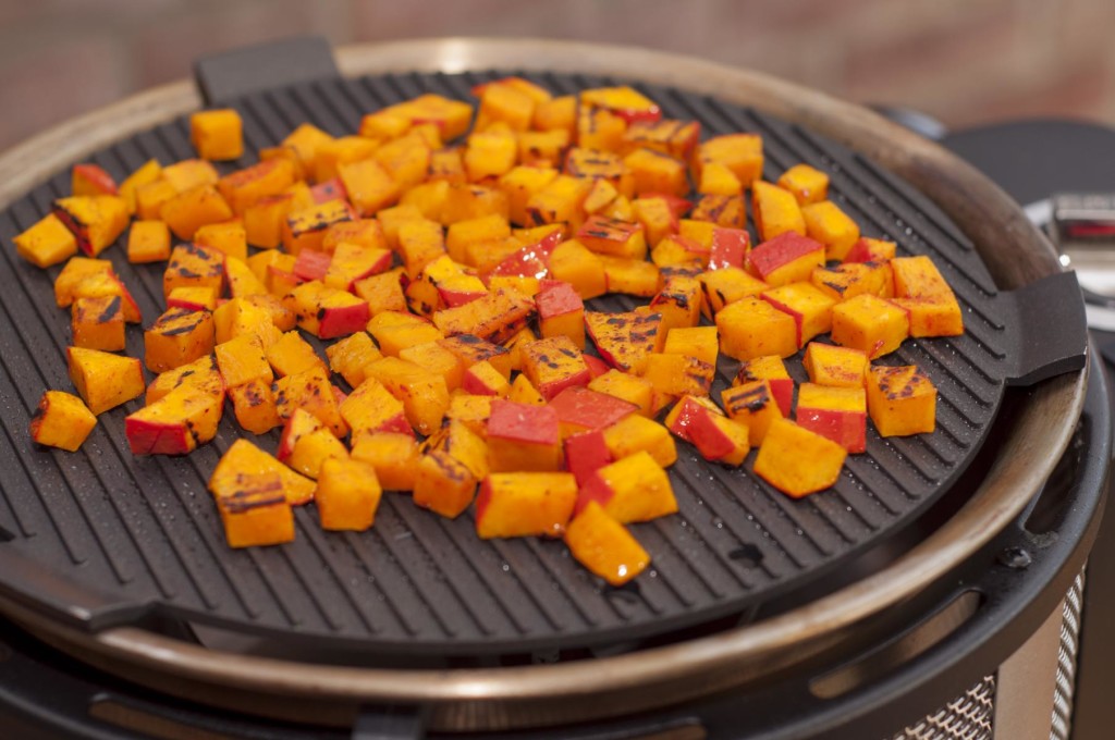 COBB Griddle Plate mit Kürbis