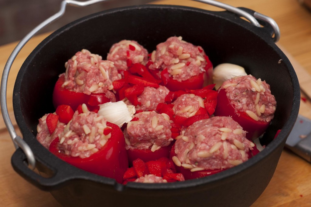 Redmountain-BBQ gefüllte Rocoto Chilis im Petromax ft3 Dutch Oven