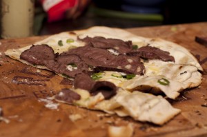 Redmountain BBQ BBQBuddies Flammkuchen mit Steakstreifen
