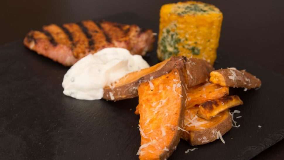 Redmountain BBQ gegrillte Süßkartoffeln mit Sour Creme