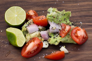Redmountain BBQ Erkelenz Grillkurs schnelle Guacamole Zutaten grob hacken