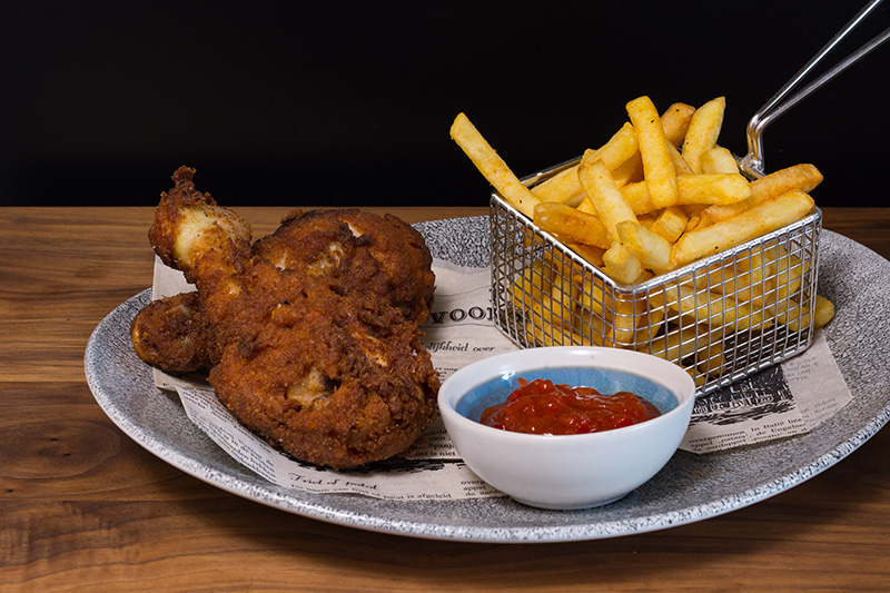 Redmountain BBQ Grillkurse Erkelenz Deep Fried Chicken mit Ankerkraut Los Pollos KFC Tellerbild