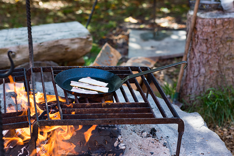 Redmountain BBQ Grillkurs Erkelenz Venatus Lagerfeuer Kochschule Grillkurs Carsten Bothe Bacon