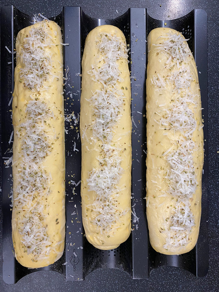 Redmountain BBQ Grillkurse Erkelenz Cheese Oregano Baguette Subway Baguette Backblech